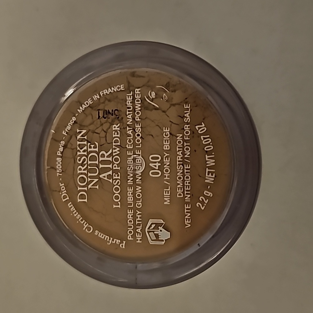 Diorskin nude air loose powder. Shade miel/honey beige.